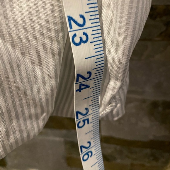 Lululemon Run Jacket - White, Lined with hood and a ton of pockets - size 8 - Picture 9 of 15